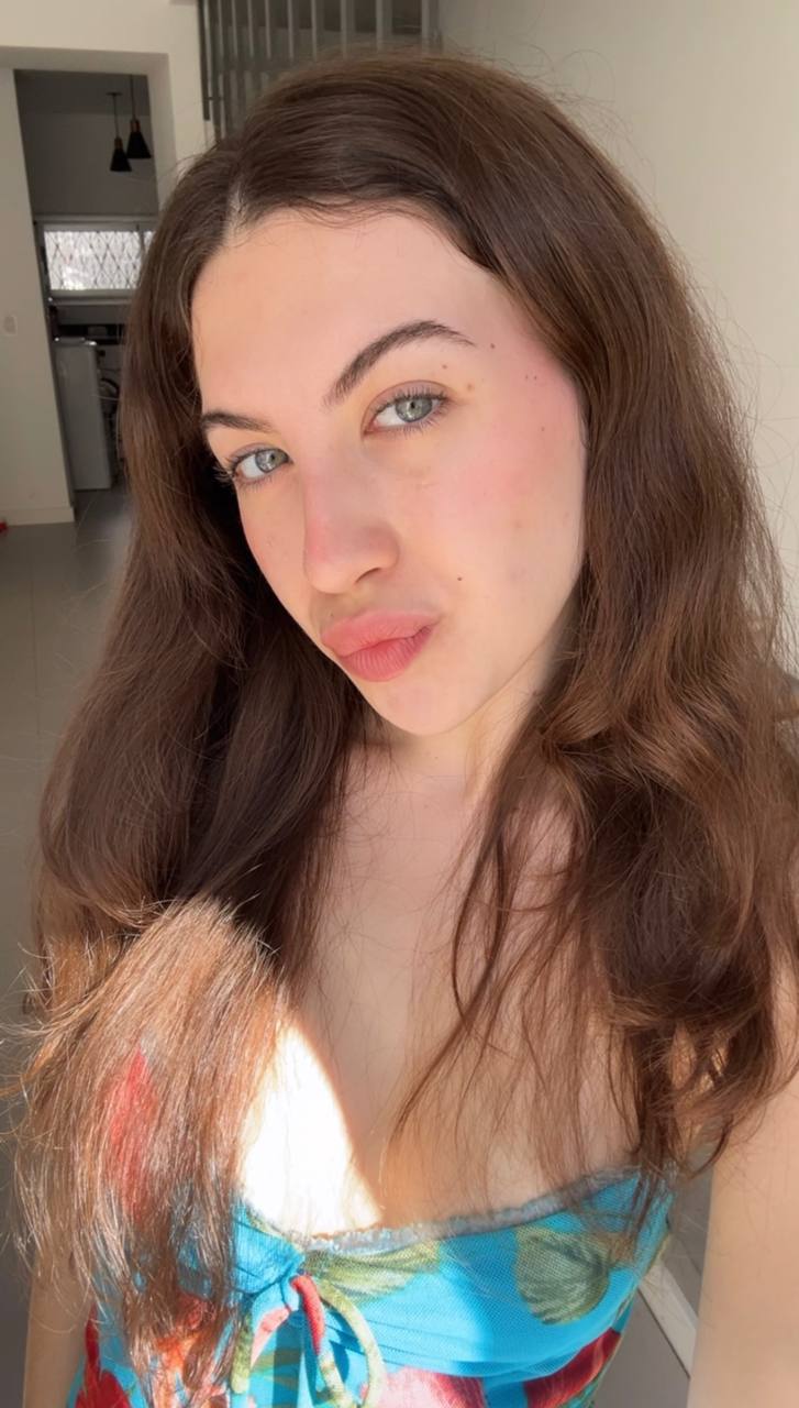 Nude girl Amber in Kagoshima