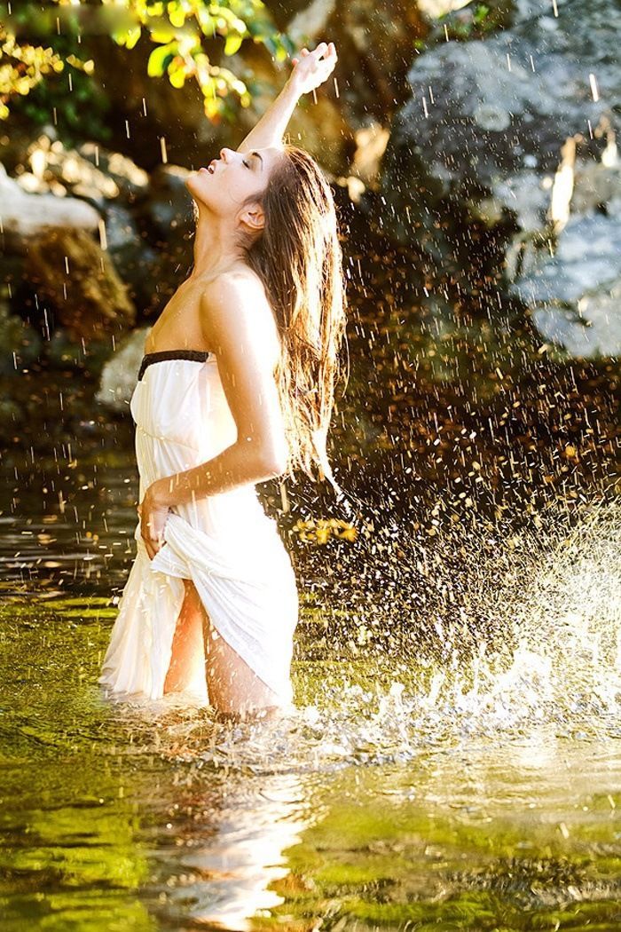 Marie Avgeropoulos in Kagoshima