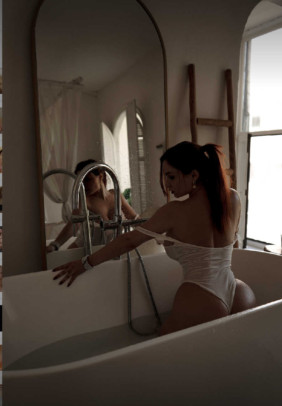 A playful frame from Miranda Faith nude — online in Kagoshima